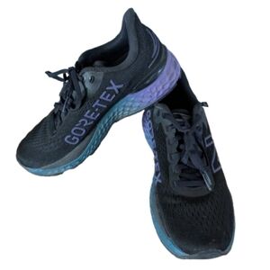 New Balance GoreTek Women's Black and Lavender Athletic Fresh Foam 880 Shoes